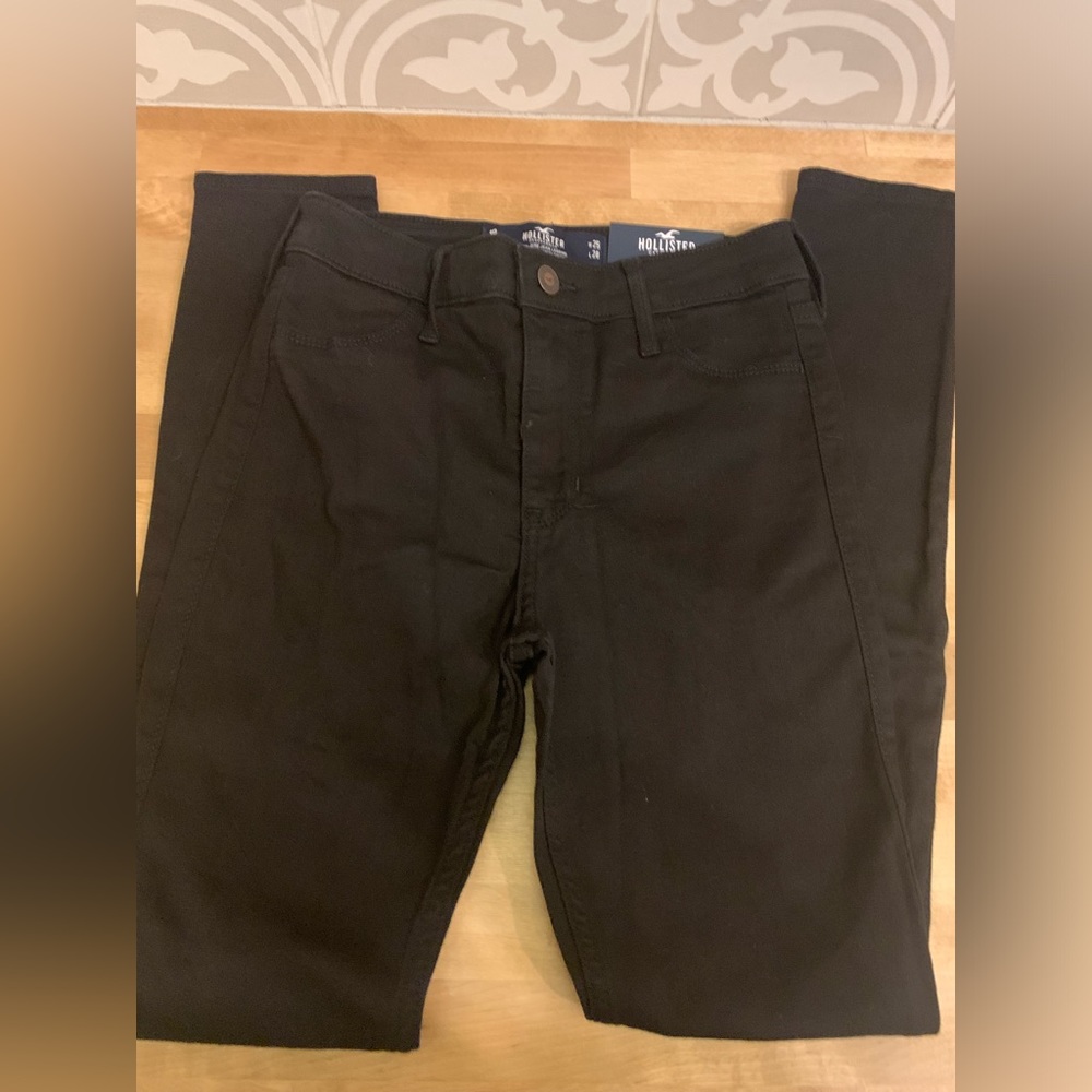 NWT HOLLISTER JEANS
